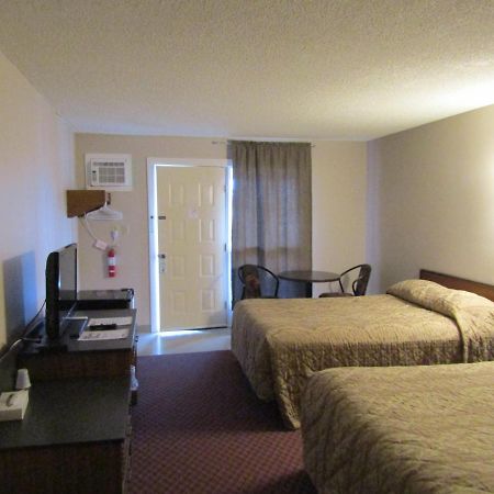 Airways Motel Cold Lake Екстер'єр фото