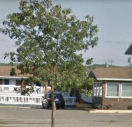 Airways Motel Cold Lake Екстер'єр фото