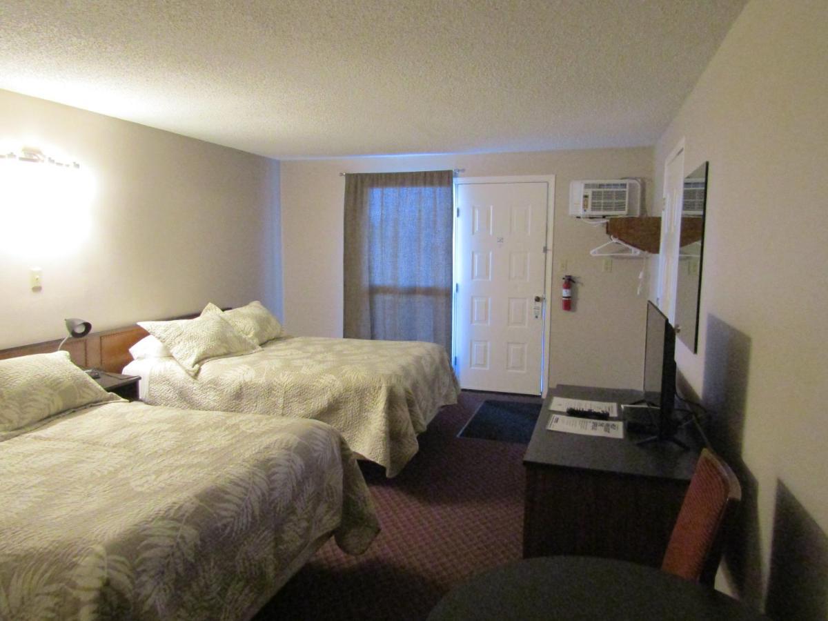 Airways Motel Cold Lake Екстер'єр фото